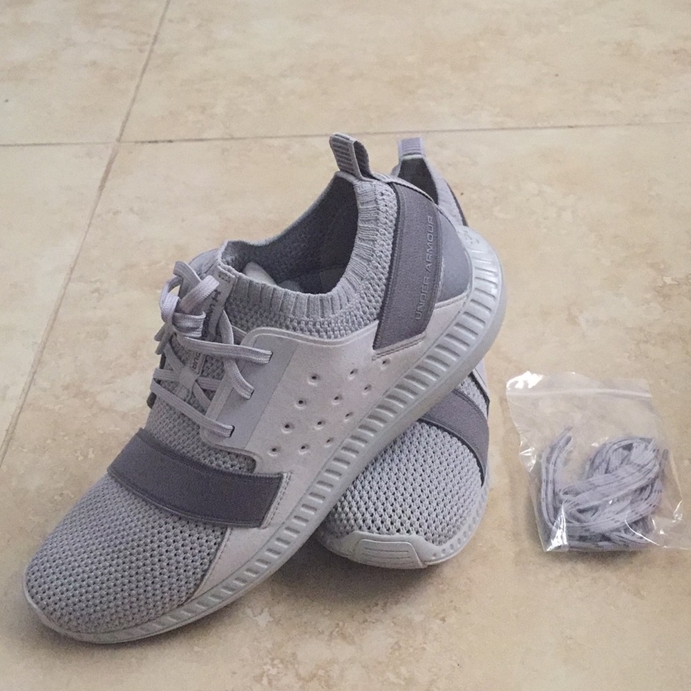 Under Armour Sneakers